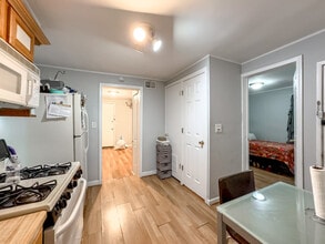 1653 W Superior St, Unit G02C in Chicago, IL - Building Photo - Building Photo
