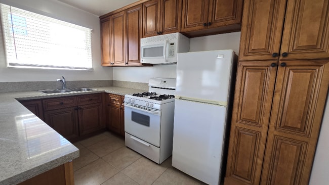 property at 4706 Vantage Ave