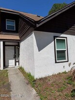 7665 Jana Ln S in Jacksonville, FL - Building Photo