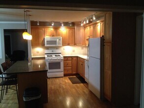 40636 Village Wood Rd in Novi, MI - Building Photo - Building Photo