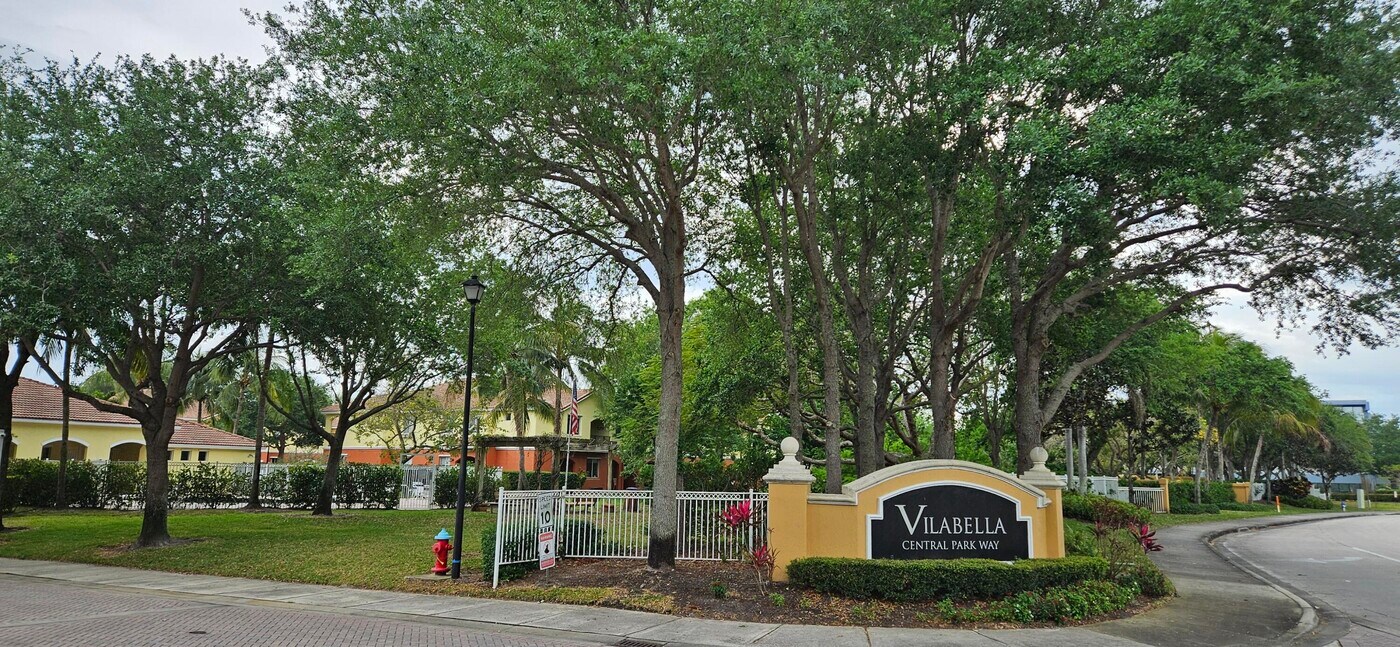 45 SE Sedona Cir in Stuart, FL - Building Photo