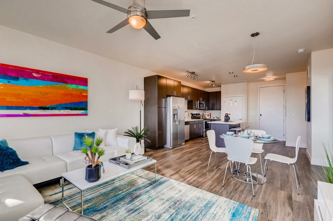 High Line Pointe in Denver, CO - Building Photo - Building Photo