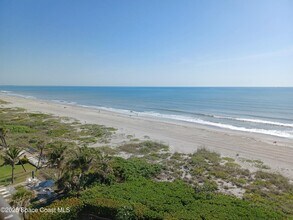 2100 N Atlantic Ave in Cocoa Beach, FL - Building Photo - Building Photo