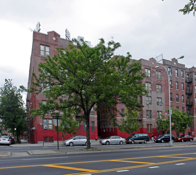 2760 Grand Concourse in Bronx, NY - Building Photo - Building Photo