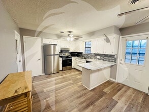 2718 W Elm Ave in Enid, OK - Building Photo - Building Photo