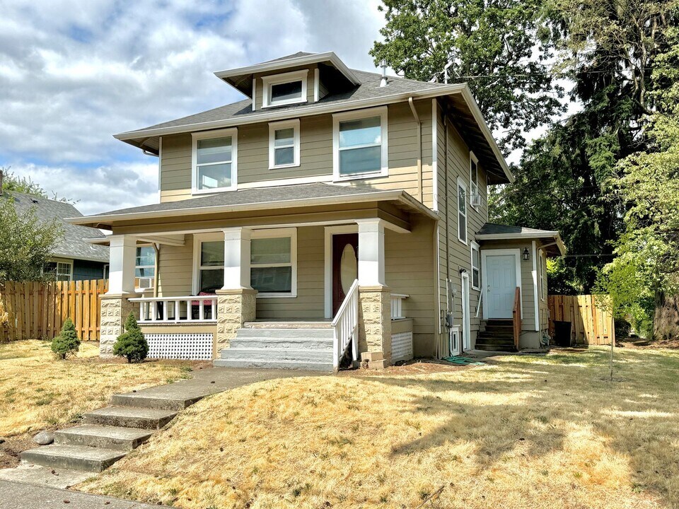 7817 N Haven Ave in Portland, OR - Foto de edificio
