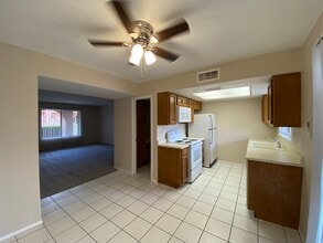 16510 E Palisades Blvd-Unit -1 in Fountain Hills, AZ - Foto de edificio - Building Photo