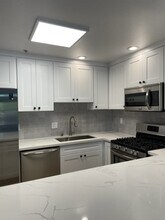 4477 Woodman Ave, Unit Woodman Villas #209 in Sherman Oaks, CA - Building Photo - Building Photo