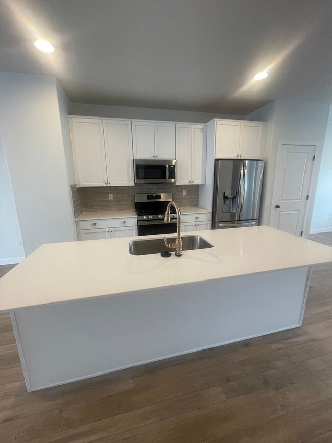 15071 S Reins Wy in Bluffdale, UT - Building Photo - Building Photo