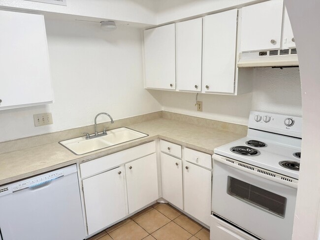 property at 5321 Pinewilde Dr