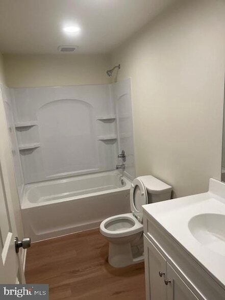 2210 New Falls Rd, Unit A in Levittown, PA - Building Photo - Building Photo