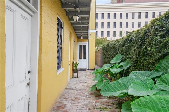 818 Lafayette St, Unit 818 in New Orleans, LA - Building Photo - Building Photo