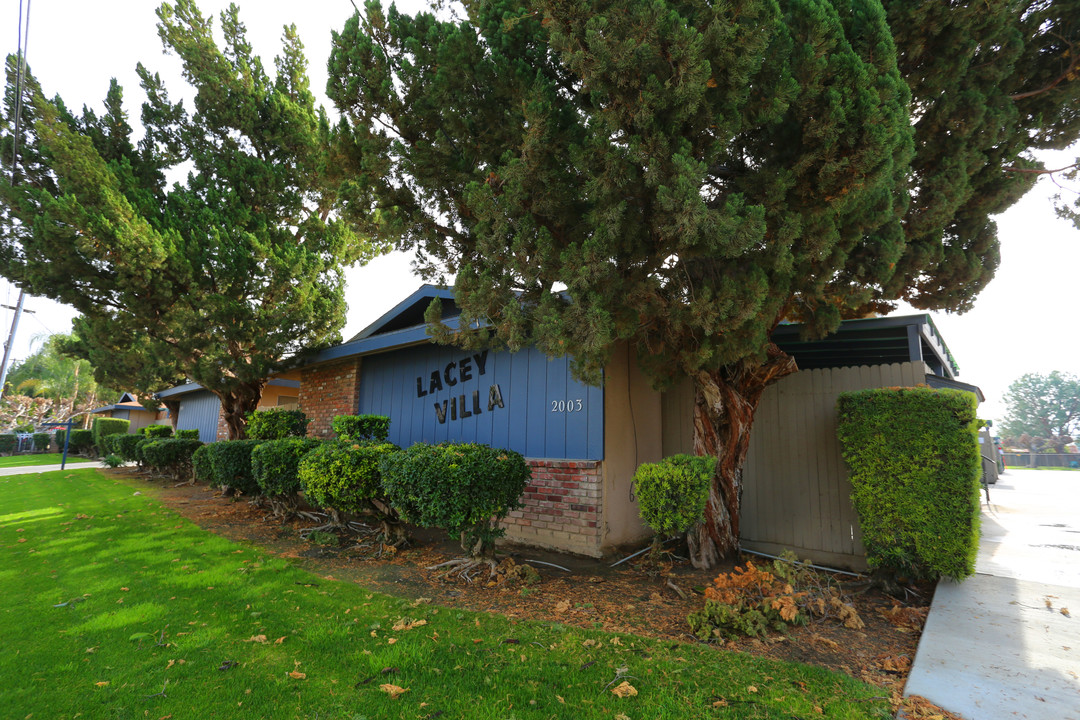 Lacey Villa Apartments in Bakersfield, CA - Building Photo