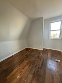 12 Treacy Ave, Unit 3 in Newark, NJ - Building Photo - Building Photo