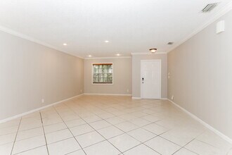 6587 Rainwood Cove Ln in Lake Worth, FL - Building Photo - Building Photo