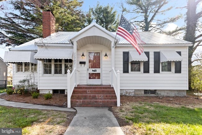 property at 11707 Mansion St