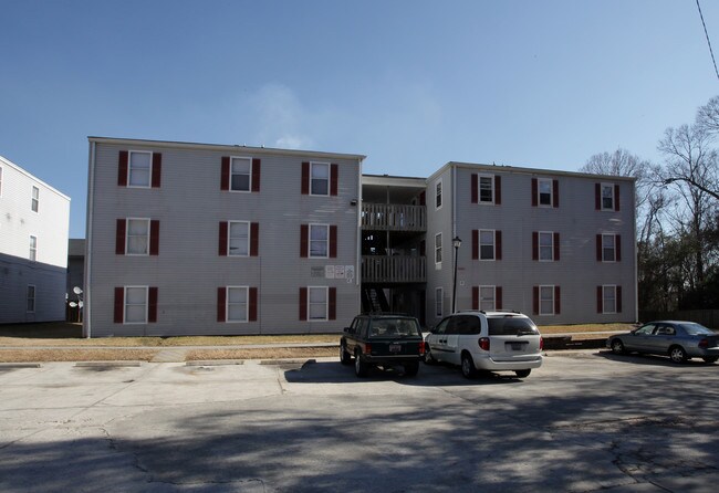 1251 Sumner Ave in Charleston, SC - Foto de edificio - Building Photo