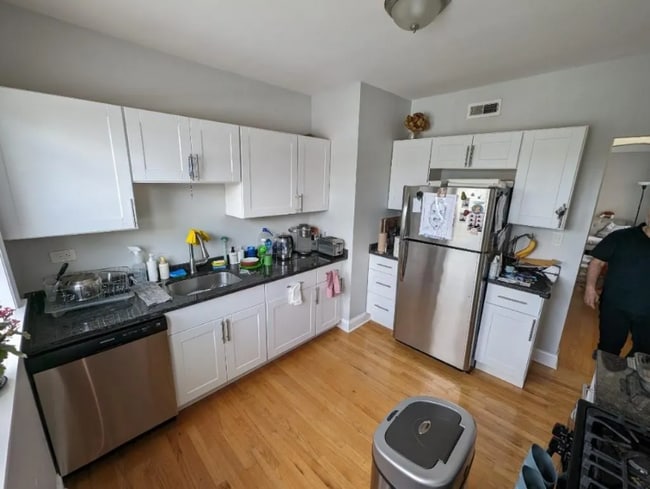 4935 Hull St in Skokie, IL - Foto de edificio - Building Photo