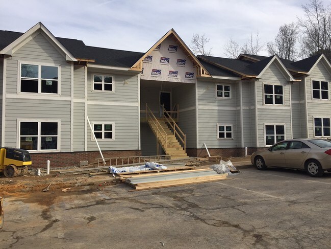 2032-2092 Hempstede Dr in Zebulon, NC - Foto de edificio - Building Photo