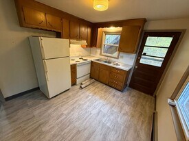 372 Park St in Bristol, CT - Building Photo