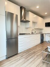 206 W Maple Ave in El Segundo, CA - Building Photo - Building Photo