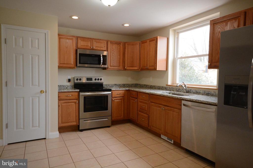 8838 Longs Mill Rd in Rocky Ridge, MD - Foto de edificio