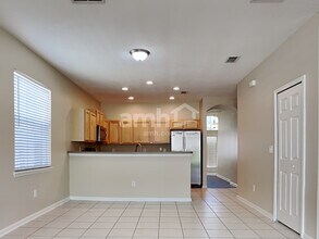 658 Southland Ln in Orange Park, FL - Foto de edificio - Building Photo