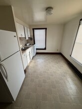 1206 W College Ave in State College, PA - Foto de edificio - Building Photo