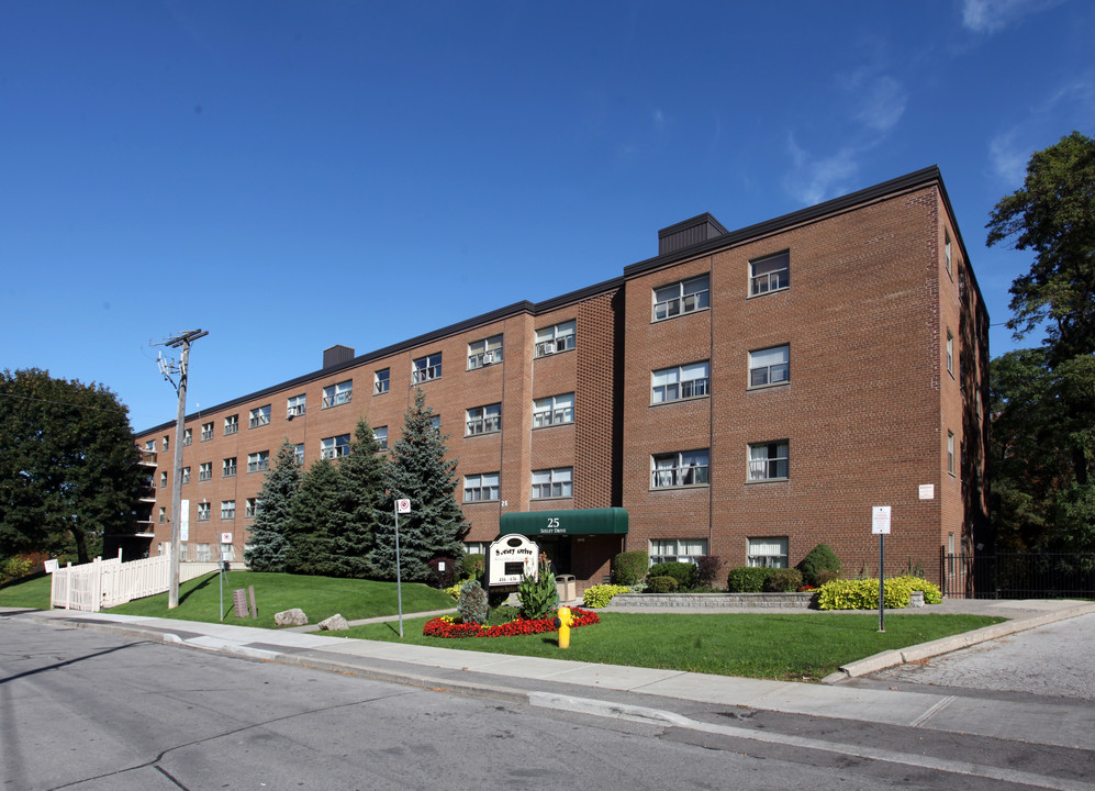 Seeley Estates in Toronto, ON - Building Photo