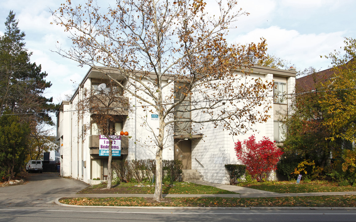 323 Packard St in Ann Arbor, MI - Building Photo