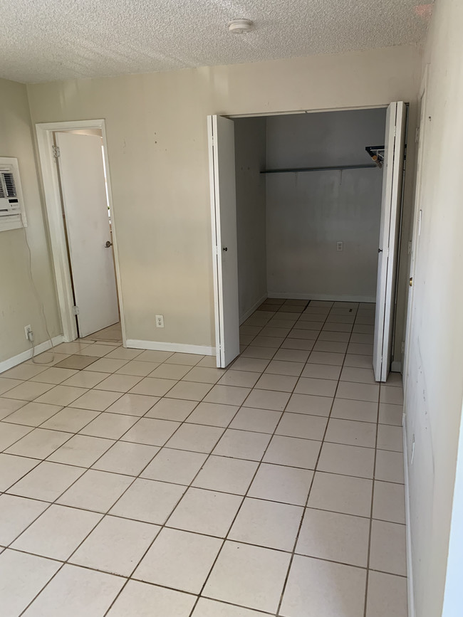 1980 NE 24th Ave in Pompano Beach, FL - Foto de edificio - Building Photo