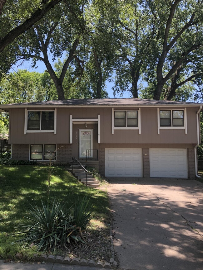 property at 15105 Westchester Cir