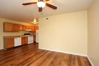 Lanai Apartments in Little Rock, AR - Building Photo - Interior Photo