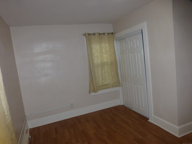 520 Ocean Ave in New London, CT - Building Photo - Building Photo