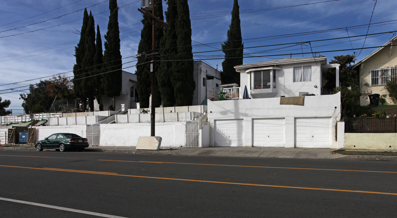 401-409 N Boylston St in Los Angeles, CA - Building Photo