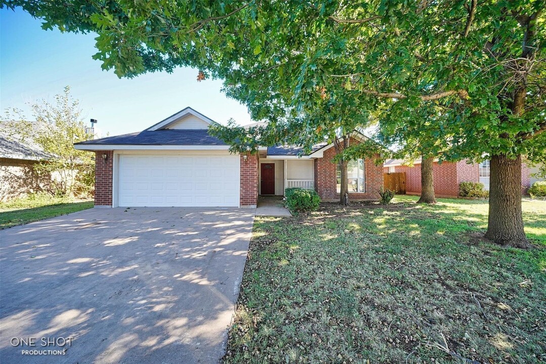 3833 Purdue Ln in Abilene, TX - Building Photo