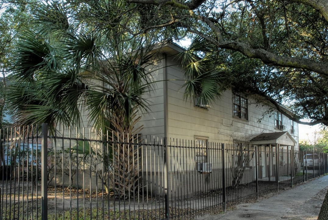 Lafayette Park Apartments in Fresno, CA - Building Photo