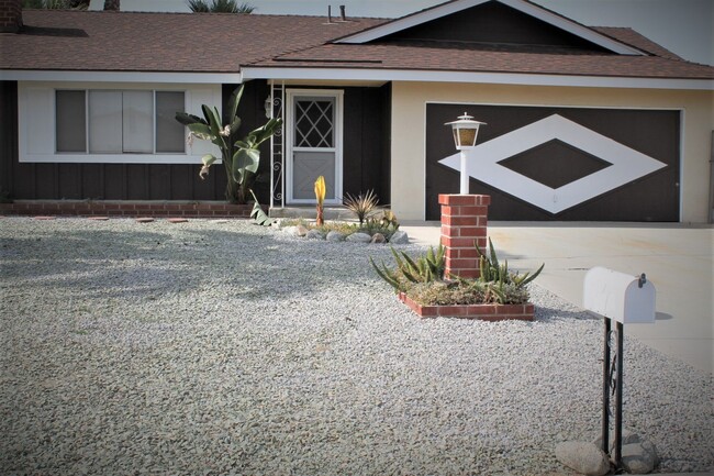 43231 San Mateo Way in Hemet, CA - Building Photo - Building Photo