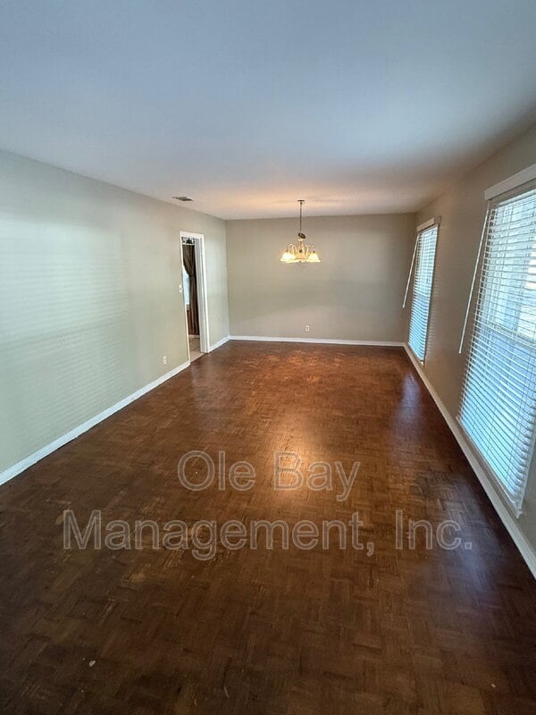 5555 Vanderbilt Dr in Mobile, AL - Building Photo - Building Photo