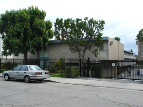 Corteen Apartments in Valley Village, CA - Building Photo - Building Photo