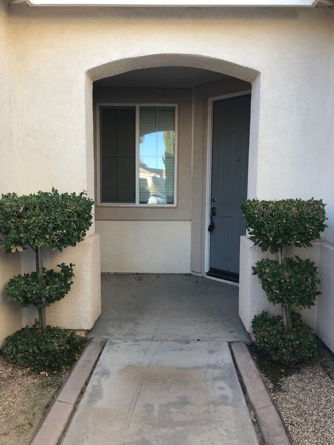 12802 High Vista St in Victorville, CA - Building Photo - Building Photo