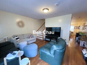239 Prospect St, Unit 3 in Cambridge, MA - Building Photo - Building Photo