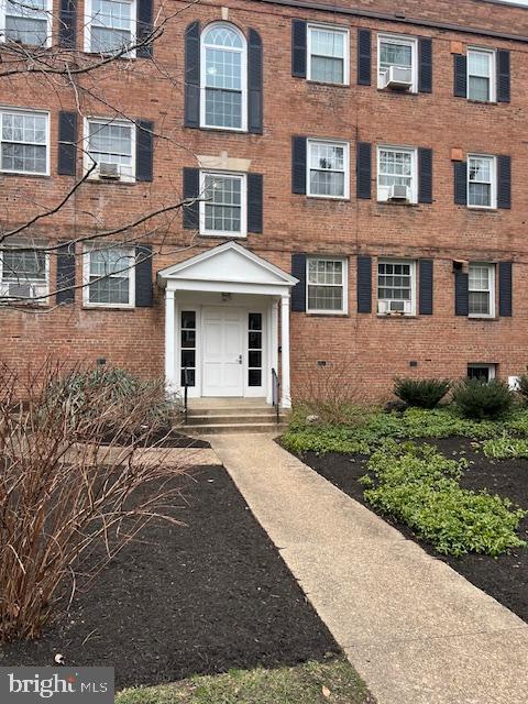 property at 5012 Columbia Pike