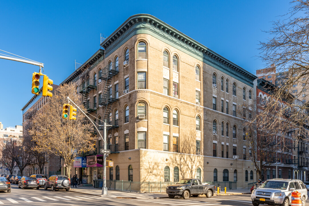 313 W 143rd St in New York, NY - Foto de edificio