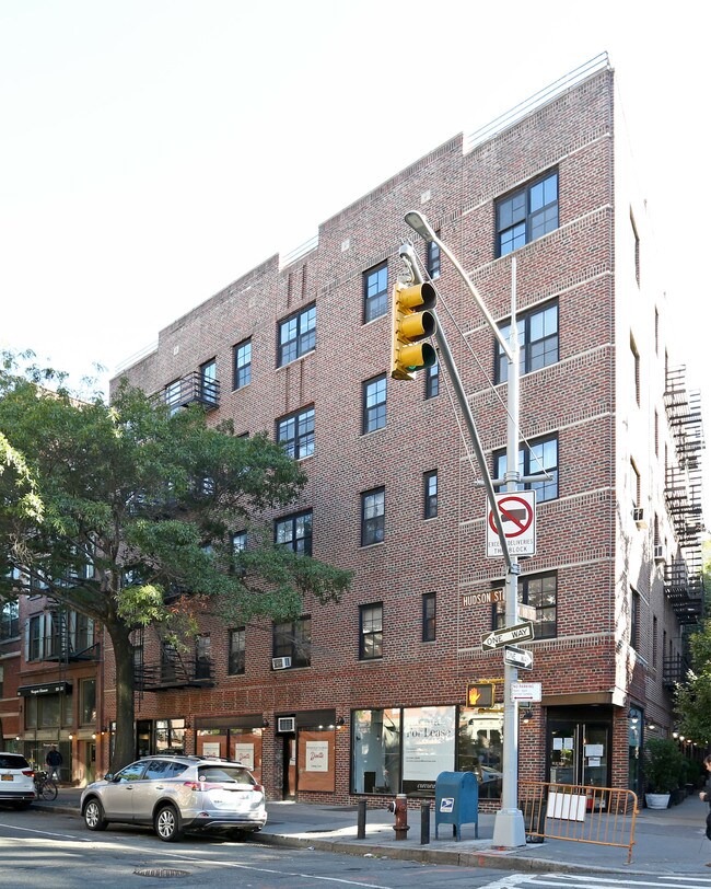 520-524 Hudson St in New York, NY - Foto de edificio - Building Photo