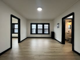 1411 Roycroft Ave in Lakewood, OH - Building Photo