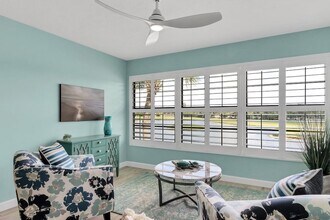 33 Plantation Dr, Unit 205 in Vero Beach, FL - Building Photo - Building Photo
