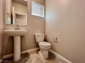 388 Canyon Mist Ct in Henderson, NV - Building Photo - Building Photo