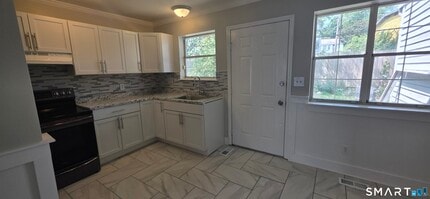 769 Sylvan Ave in Bridgeport, CT - Building Photo - Building Photo