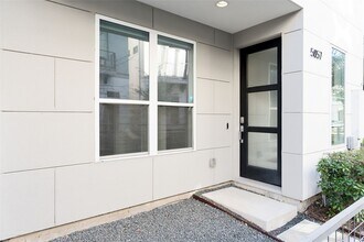 5857 E Post Oak Ln in Houston, TX - Building Photo - Building Photo